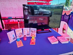 Botol kombucha Ruma Papua varian kelapa mint tampil di stan pameran program anniversary Papua Nugini