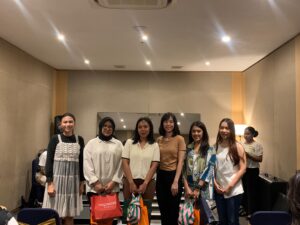 cantik luar dalam dengan ruma papua